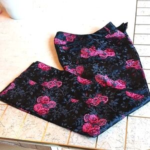 Vintage womens pants/ black w/ floral design  sz 2P...brand is E.C.I. NEW YORK